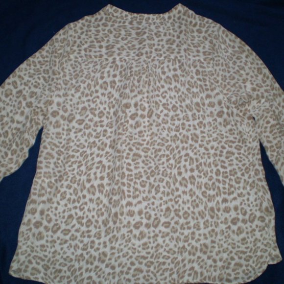SIZE: 0X~LONG SLEEVE..ANIMAL PRINT..HALF ZIP TOP..NWOT'S - Picture 6 of 7